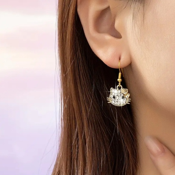 Hello Kitty Crystal Rhinestone Bling‎ Dangle Drop Gold Tone Earrings NEW - Picture 3 of 11
